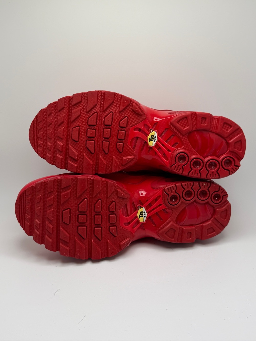 Nike Air Max Plus Red Sneakers Like New - Picture 6 of 6